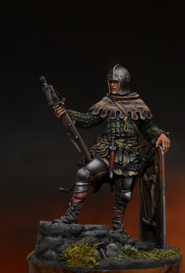 CHM-54115. Европейский арбалетчик, 1440-55 гг. 54 мм. Материал - смола. Chronos Miniatures