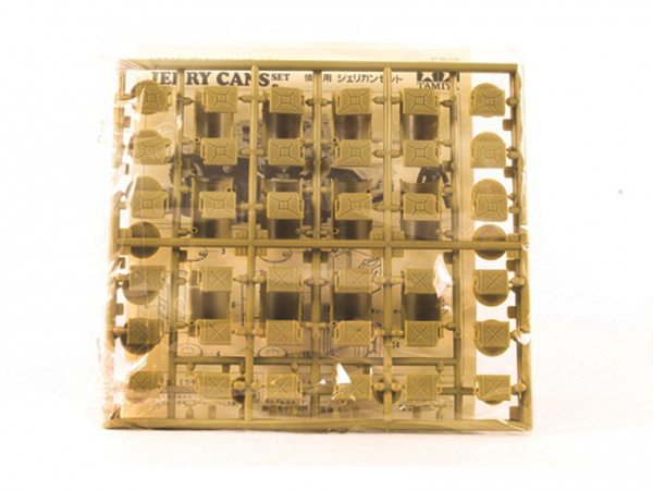 35026 Набор бочек, канистр и ведер Tamiya