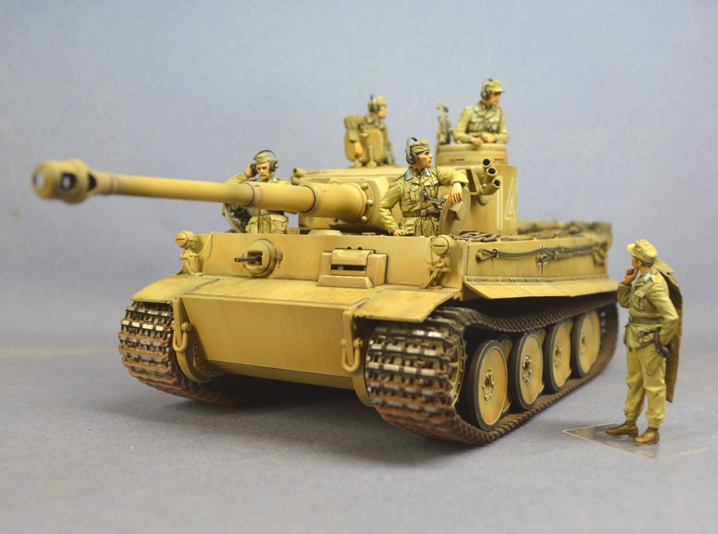 T35242 Немецкие танкисты (заряжающий командир)  (Африканский корпус 1941 г) (2) (бюсты) Tank