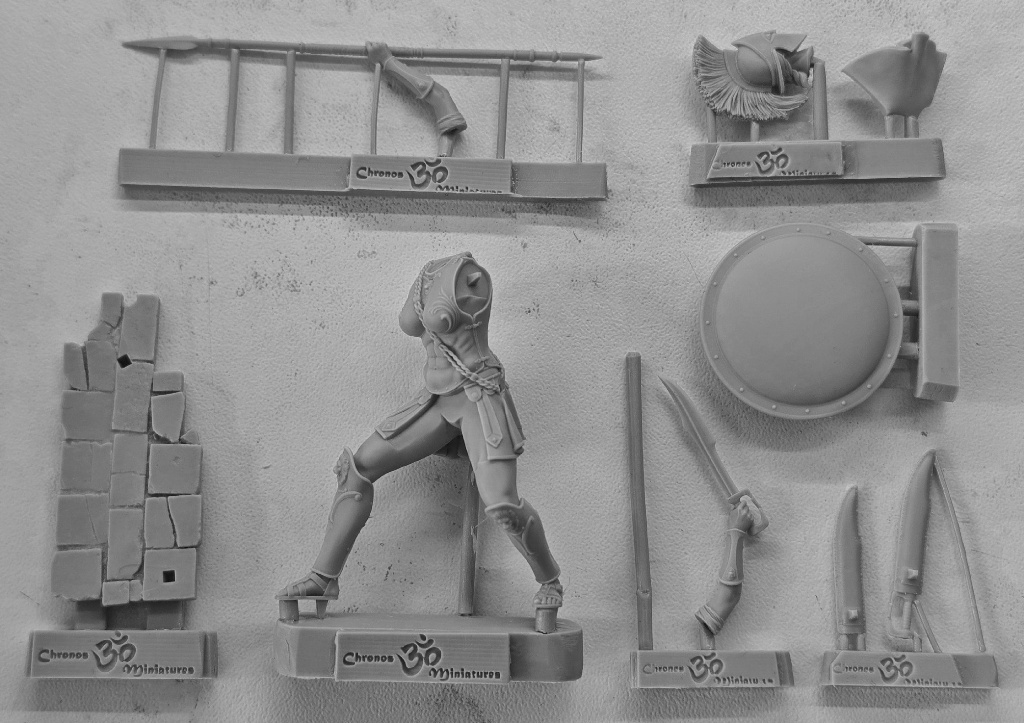 CHM-75075. Спартанская женщина-воин (2 варианта правой руки). 75 мм. Материал - смола. Chronos Miniatures