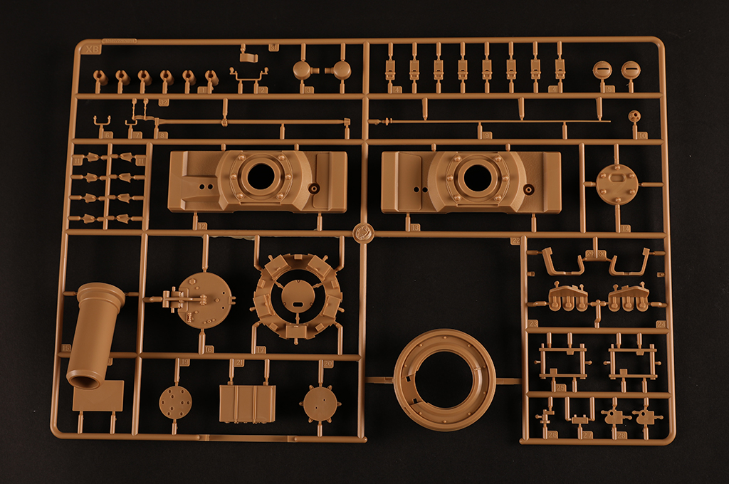 82607HB Сборная модель Танк Pz.Kpfw. VI Tiger 1- Early Hobby Boss