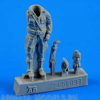 480093AERO  Фигура German Luftwaffe Pilot WWII 1/48