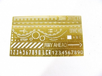 144205 Трафарет для разметки гражданского аэродрома (1:144)