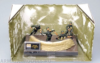 Набор фигурок 33603EM Солдаты немецкие, польские улицы