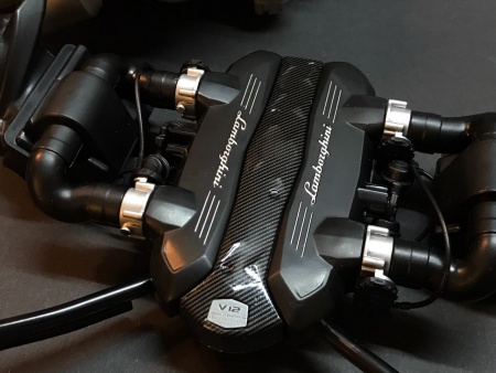 Lamborghini Aventador White Isis  (Глянцевый белый)