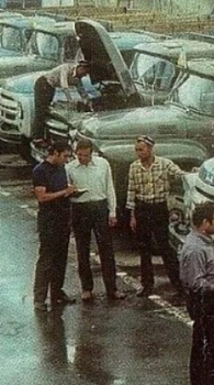 HE-35178 Миниатюра 3х фигурок из автопарка