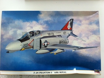 09878 Самолет F-4N ph II ARK ROYAL